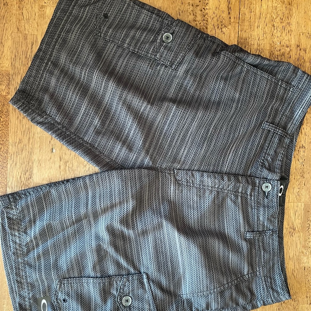 Men’s Oakley shorts
